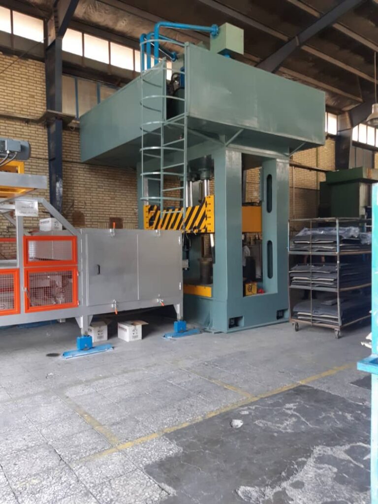 Industrial hydraulic press